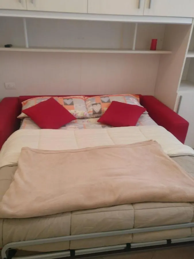 Maison Jolie Rho 0*,